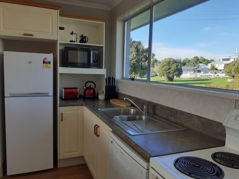 3 Bedroom Holiday Home In Prime Kaikoura Location! Ngoại thất bức ảnh